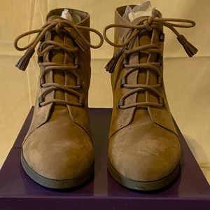 Madden Girl Deenaaa Wedge Bootie (Taupe)